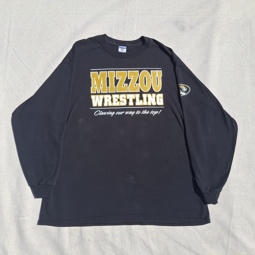 00's Jerzees Missou Wrestling Mens Graphic Long-Sleeve T-Shirt